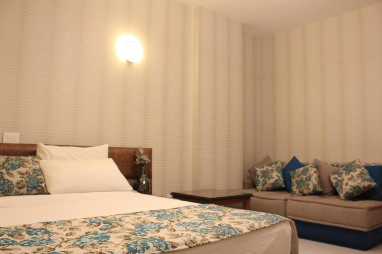 Camelot Hotel Джуния Екстериор снимка