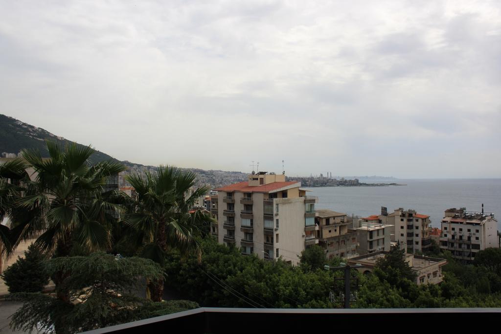 Camelot Hotel Джуния Екстериор снимка
