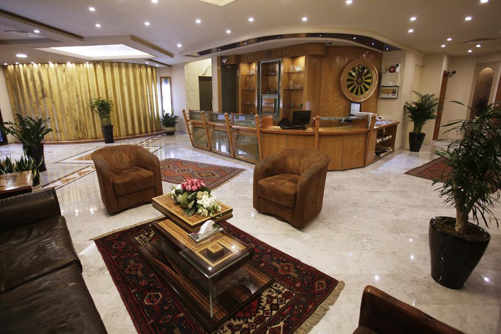 Camelot Hotel Джуния Екстериор снимка
