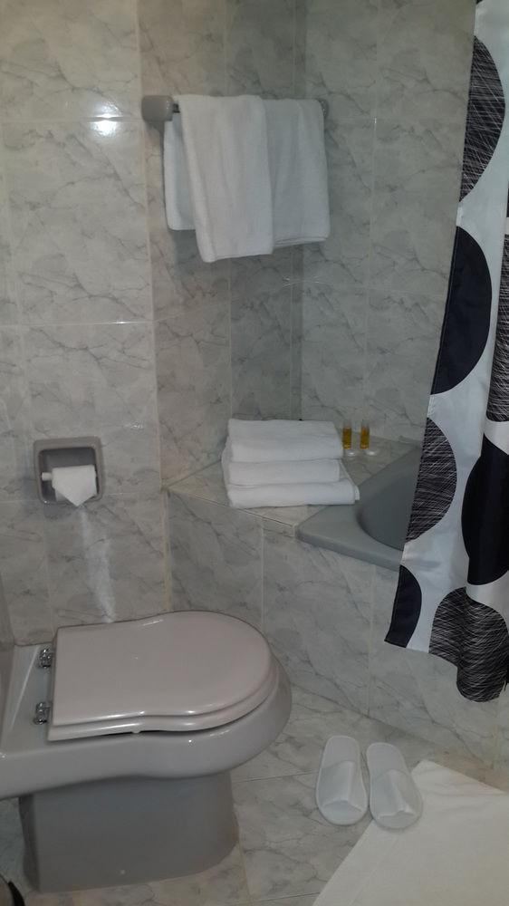 Camelot Hotel Джуния Екстериор снимка