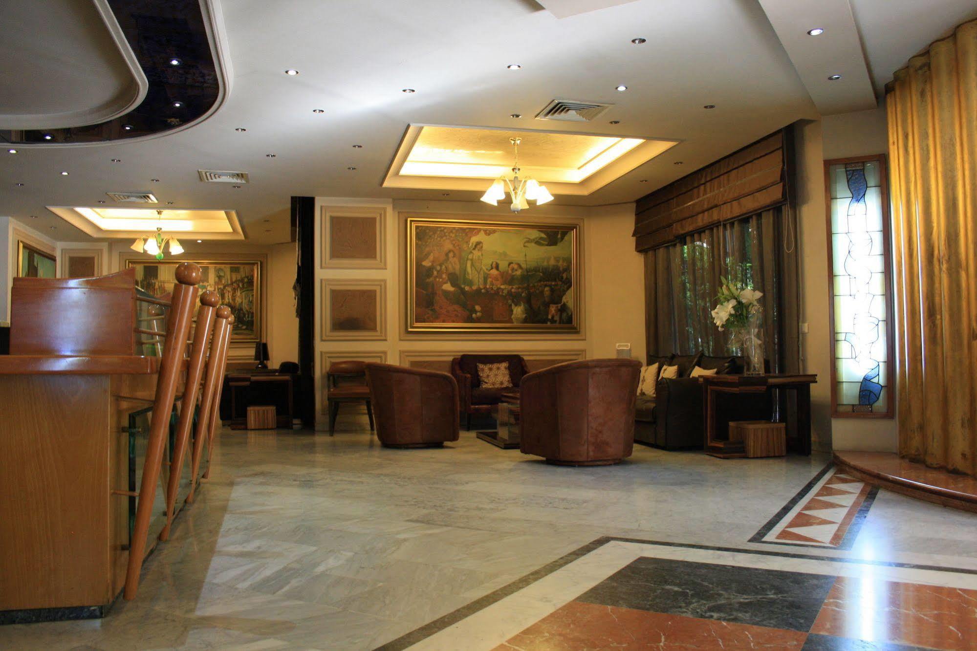 Camelot Hotel Джуния Екстериор снимка